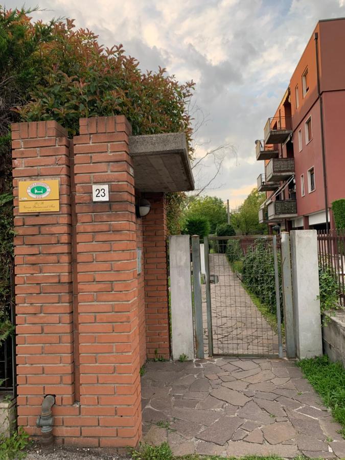 B&B Verona Business And Fun G B Rossi Friendly Εξωτερικό φωτογραφία