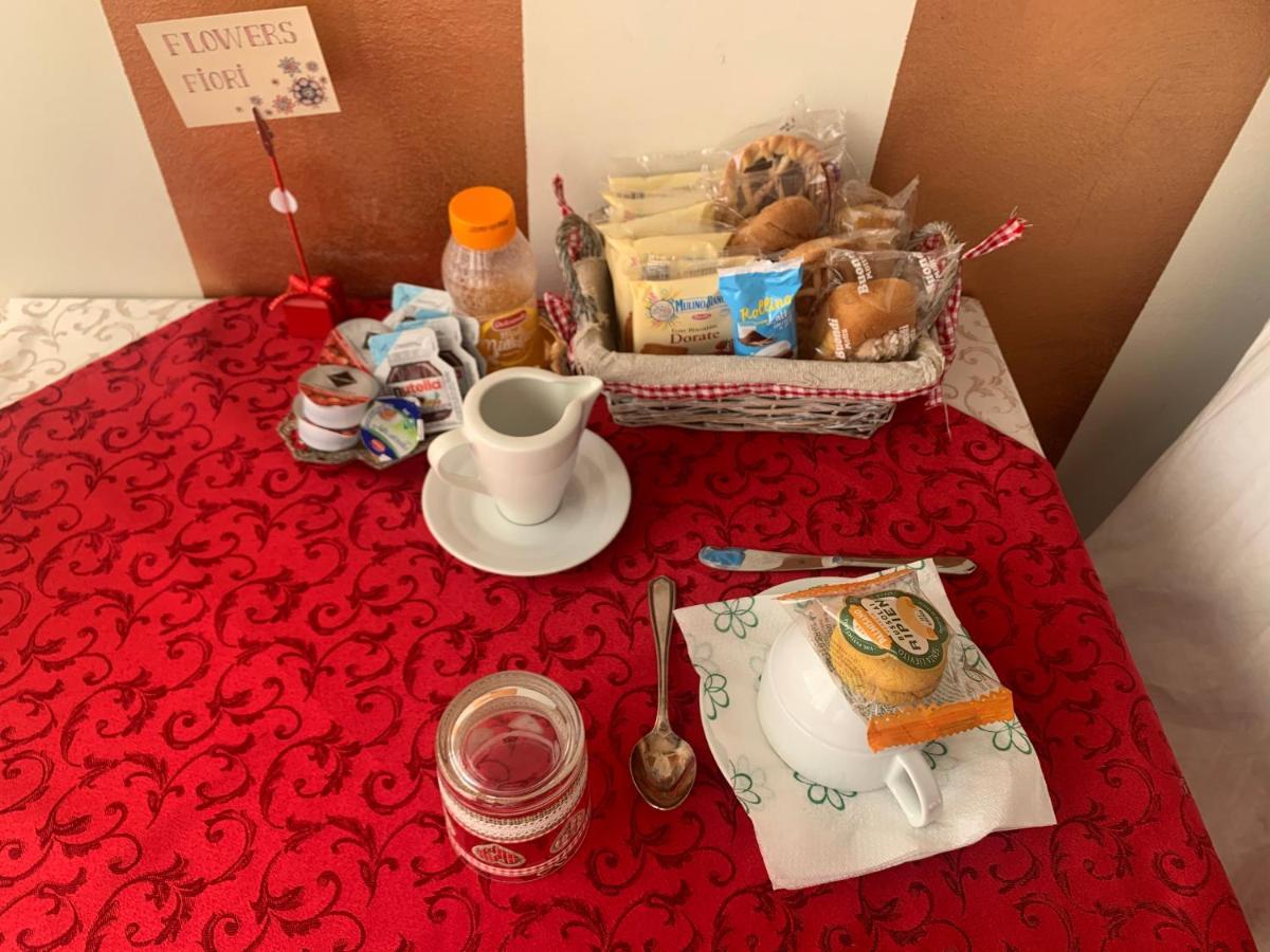 B&B Verona Business And Fun G B Rossi Friendly Εξωτερικό φωτογραφία